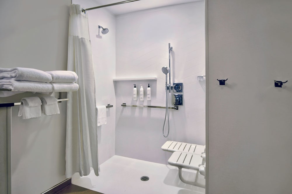 Fairfield Inn & Suites by Marriott Cincinnati North - photo 13