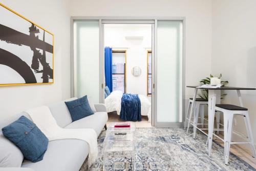 317 4A New Modern 1Br W&D Walk To Central Park — 4-Star Luxury Hotel in New York City, United States
