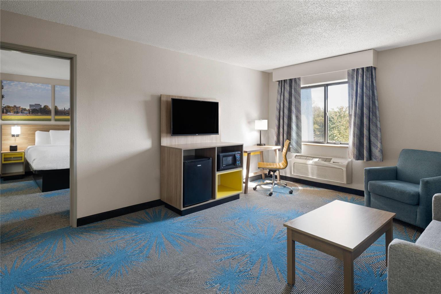 Days Inn By Wyndham Davenport - photo 24