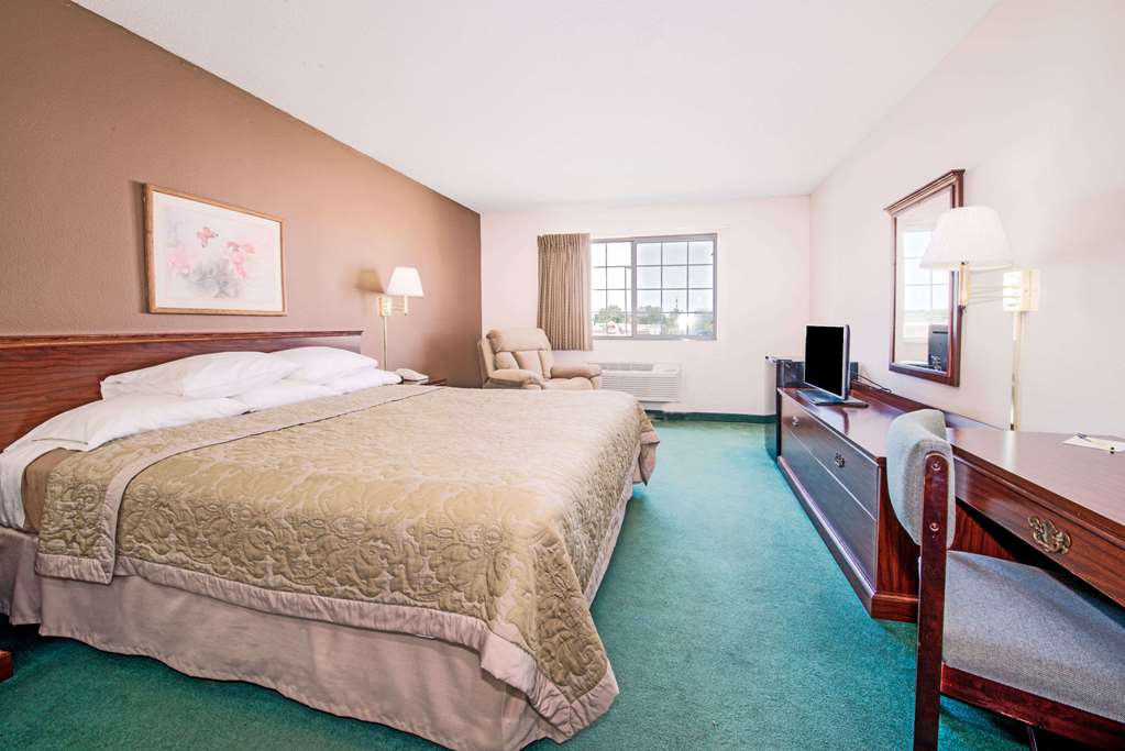 Super 8 by Wyndham Richmond - photo 7