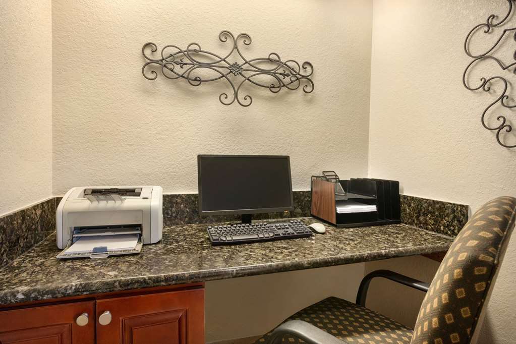 Baymont by Wyndham Kansas City KU Medical Center - photo 15