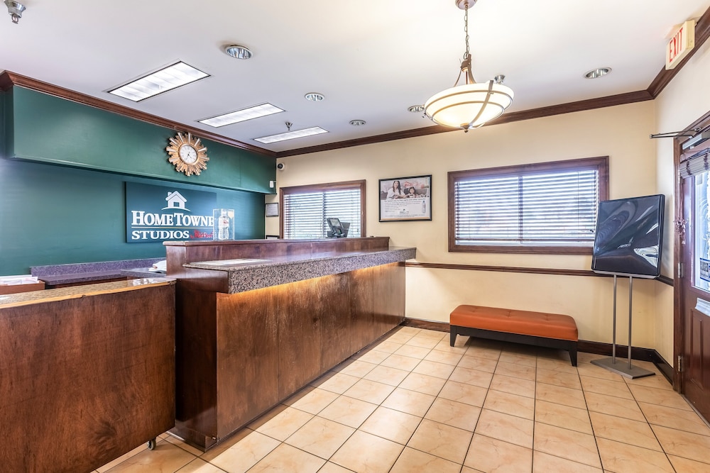 HomeTowne Studios By Red Roof Gainesville GA - photo 6