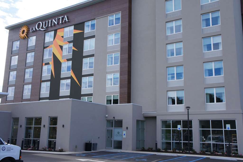 La Quinta Inn & Suites by Wyndham Mobile - photo 5