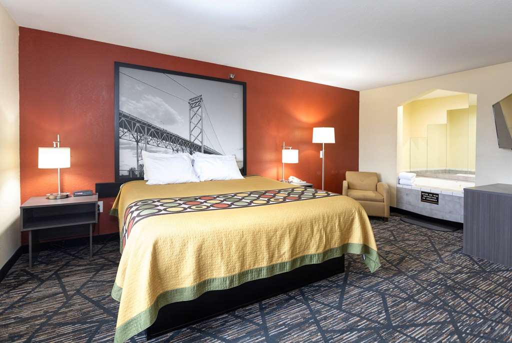 Super 8 by Wyndham Big Rapids - photo 18