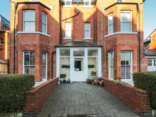 Carisbrooke House Apartment 6