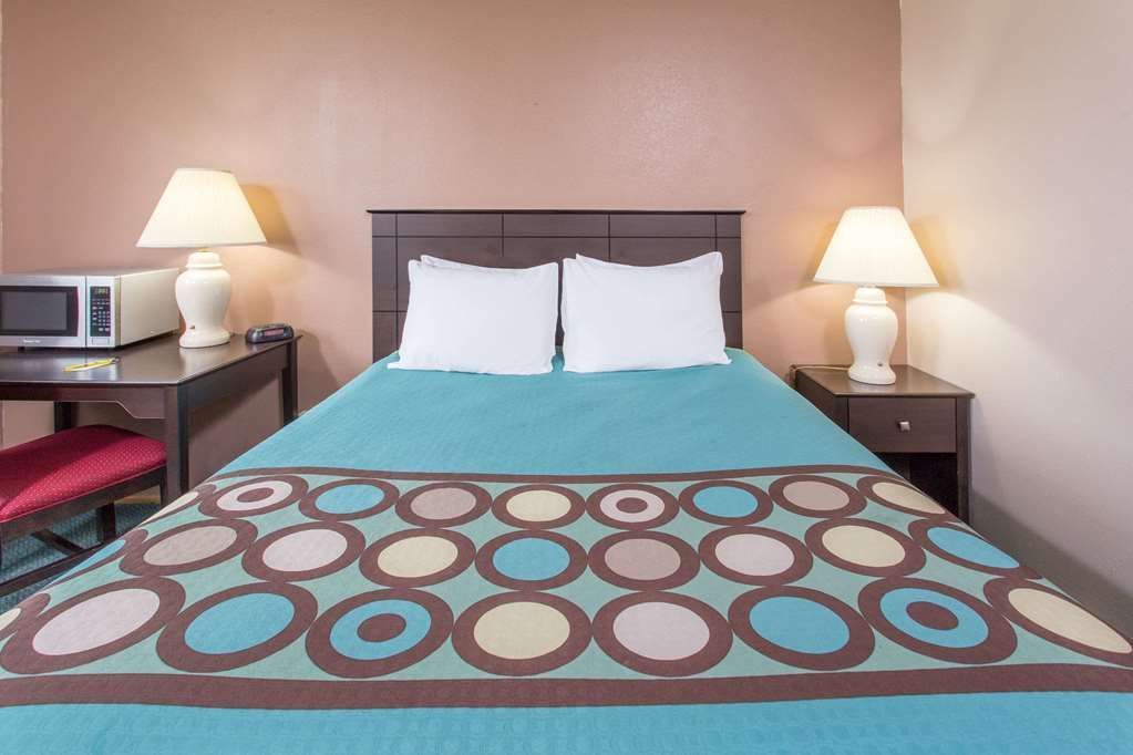 Super 8 by Wyndham Austin MN - photo 8
