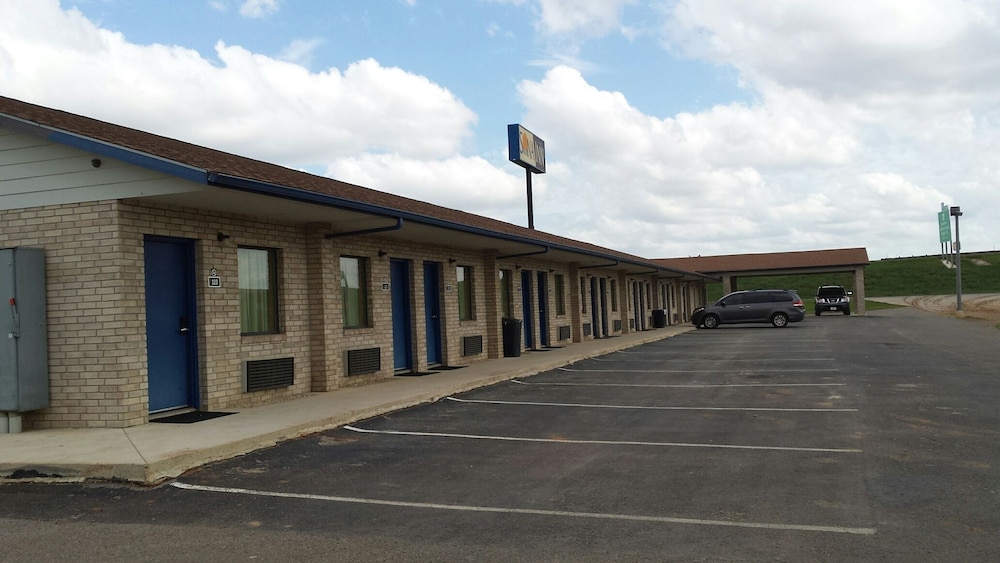Sona Inn Dilley - photo 27