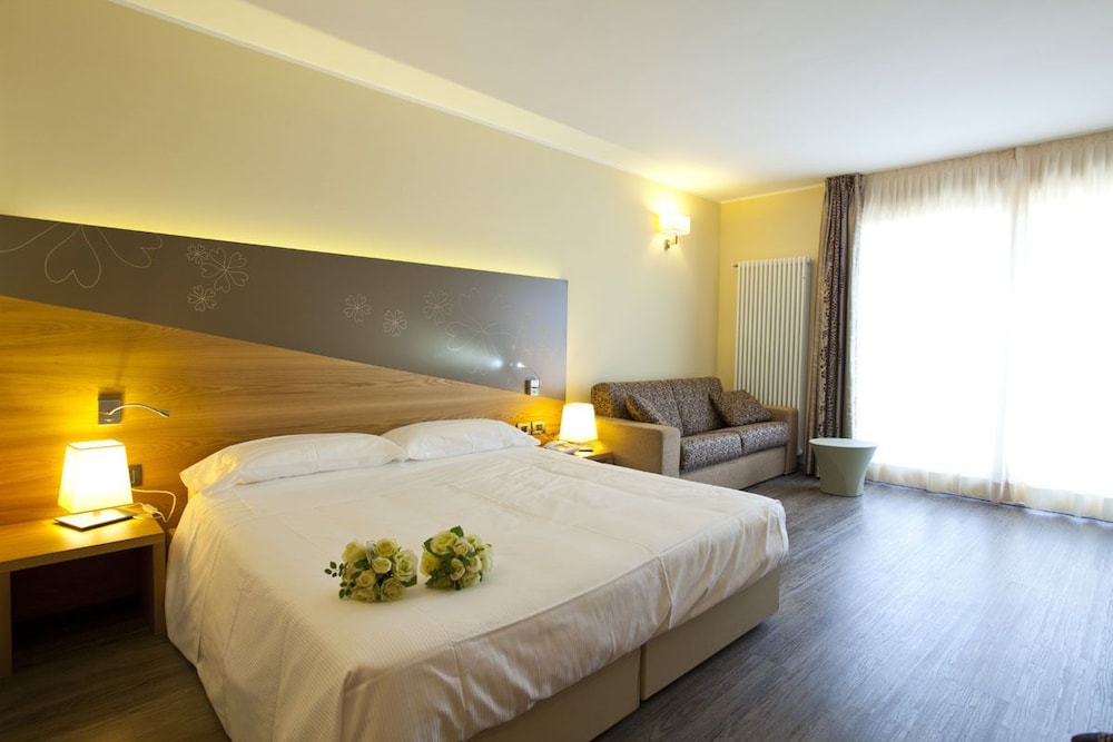 Harmony Suite Hotel — Selvino — photo 3