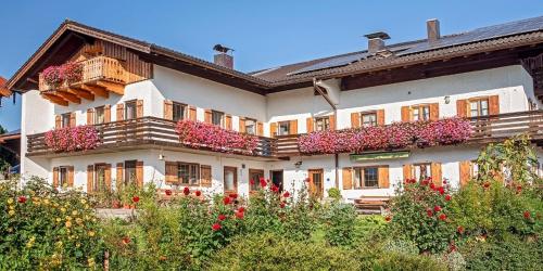 Buchnerhof Urlaub auf dem Bauernhof — hotel in Bernau Am Chiemsee
