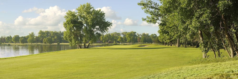 Super 8 by Wyndham Omaha Eppley Airport Carter Lake - photo 10
