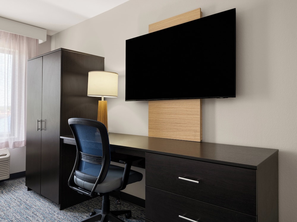 Garner Hotel Topeka West by IHG - photo 9
