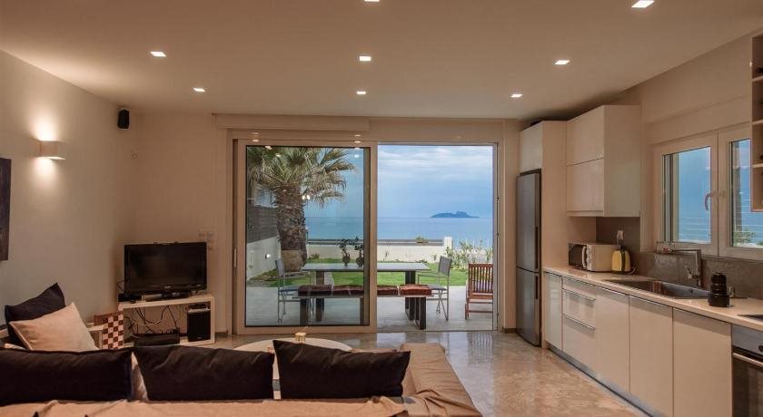 Lidia Beach Suites - carbon neutral hotel in Chania