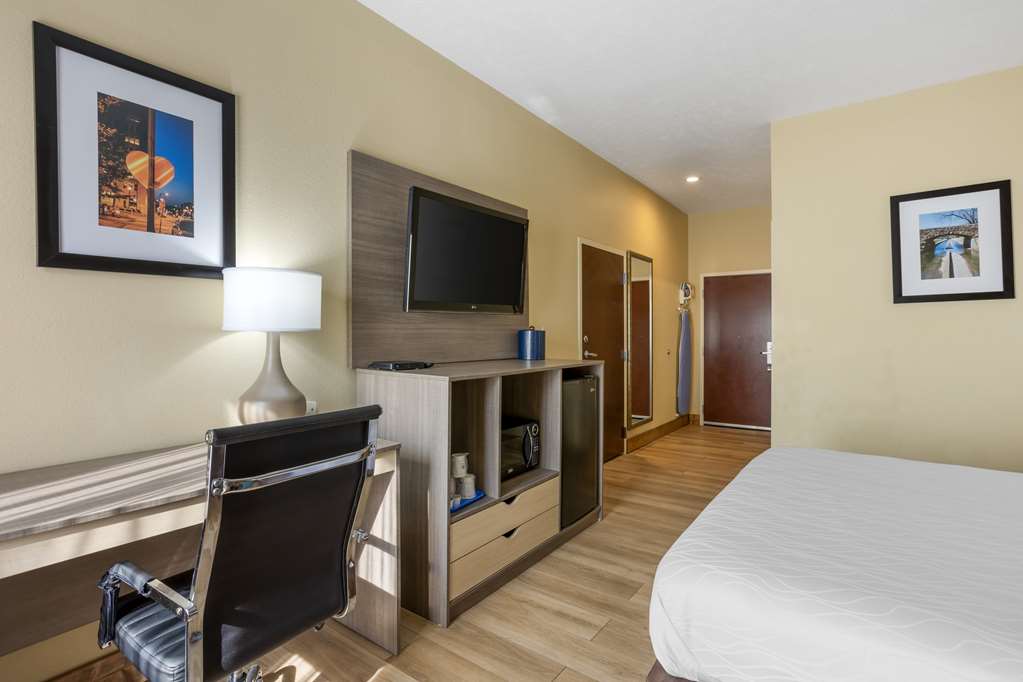 Best Western Plus Springfield Airport Inn - photo 27