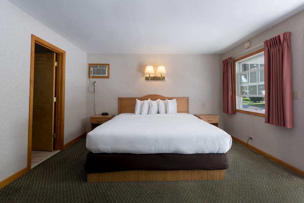 Adirondack Retreat Inn & Suites - photo 8