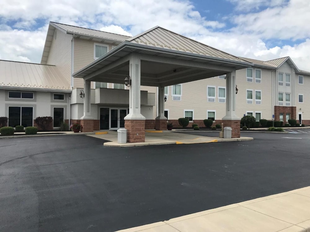 Randolph Inn and Suites in Winchester, United States