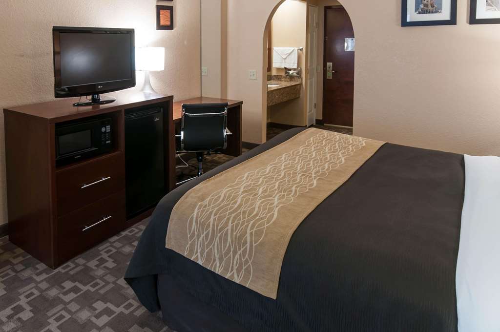 Comfort Inn North Conroe - photo 12