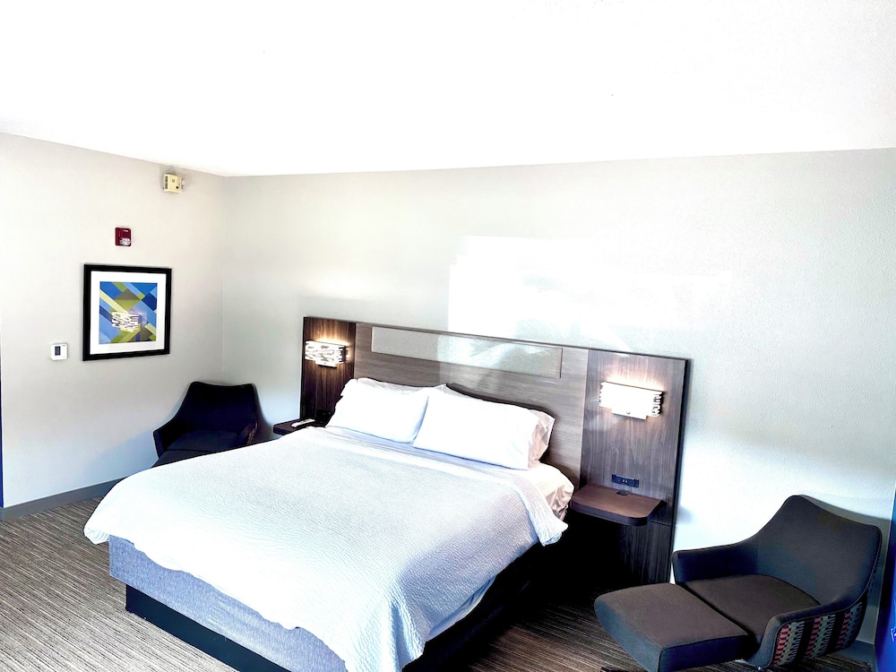 Holiday Inn Express Hotel & Suites Hinesville East Fort Stewart - photo 38