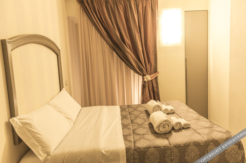 N12 Design Accomodations Alcova 75 — Siena