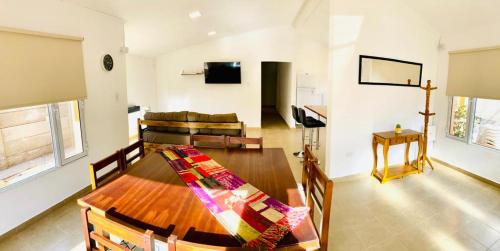 Alquiler de casa por día — 4-Star Luxury Hotel in Catriel, Argentina