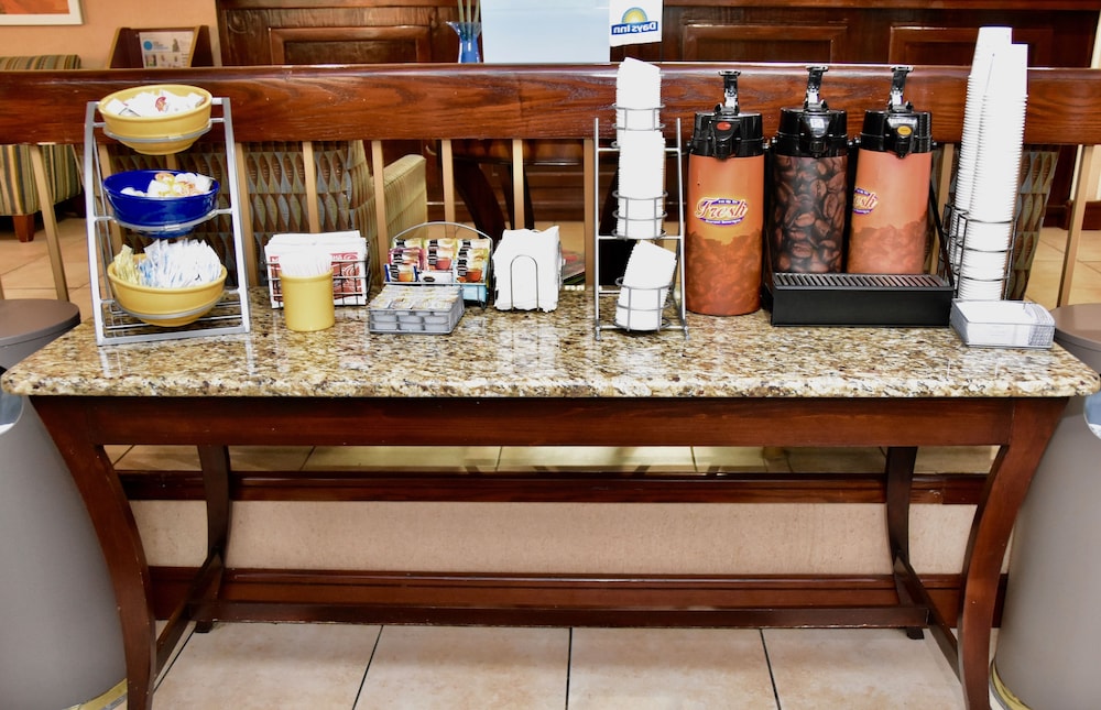Days Inn by Wyndham Las Cruces - photo 28