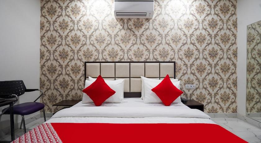 Hotel Mannat by OYO Rooms in Delhi, India