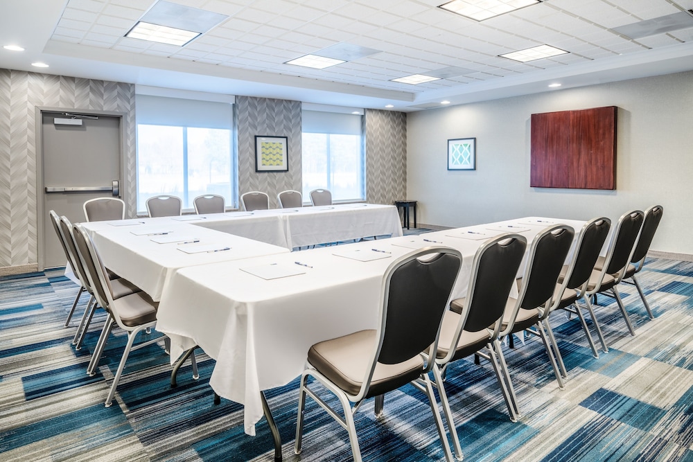 Holiday Inn Express Hotel & Suites Tappahannock by IHG - photo 31