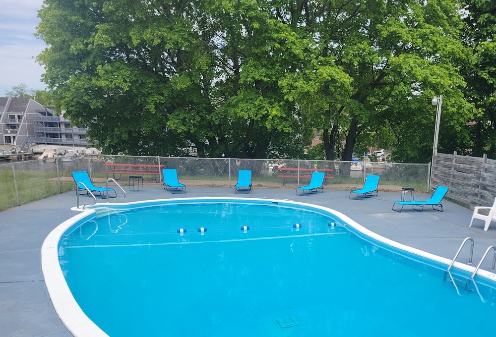 Riverside Motel and Marina Manistee - photo 12