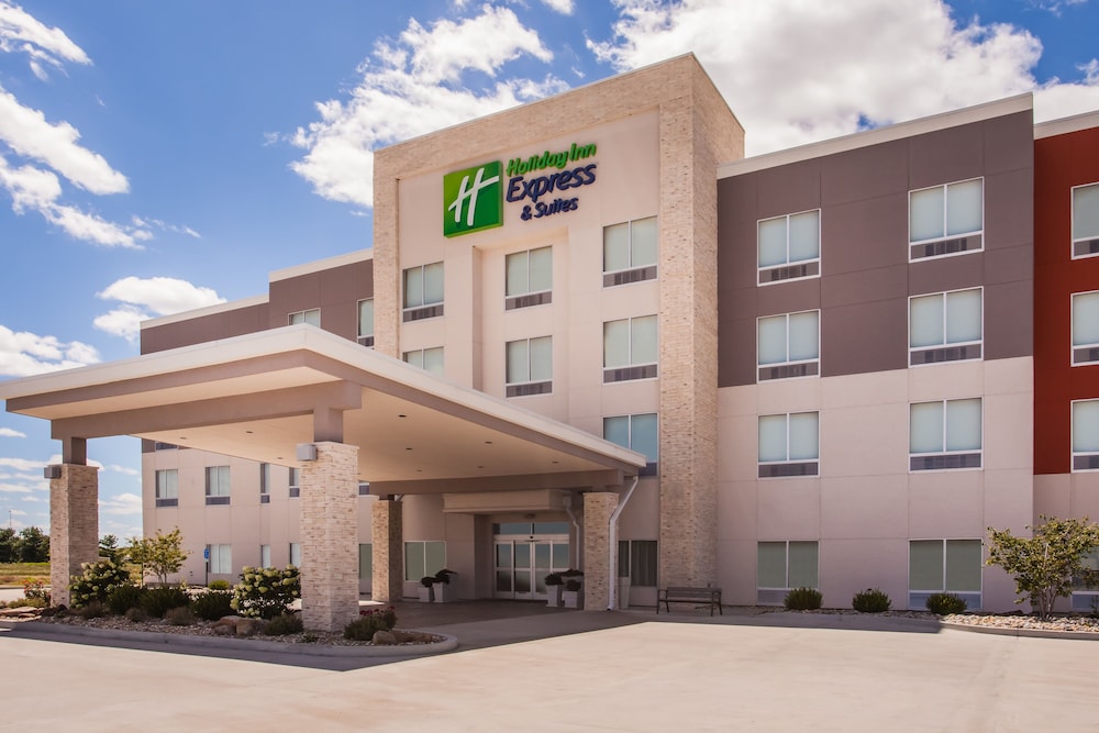 Holiday Inn Express & Suites Litchfield West by IHG - photo 44