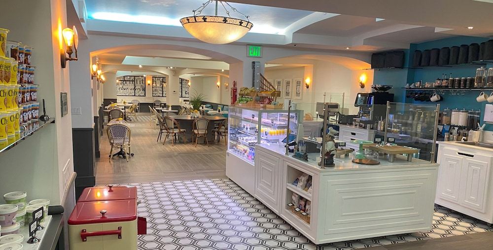 Hollywood Hotel - photo 26