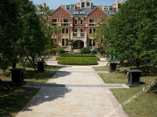 Golden Lotus Hotel in Zhoushan, People's Republic of China