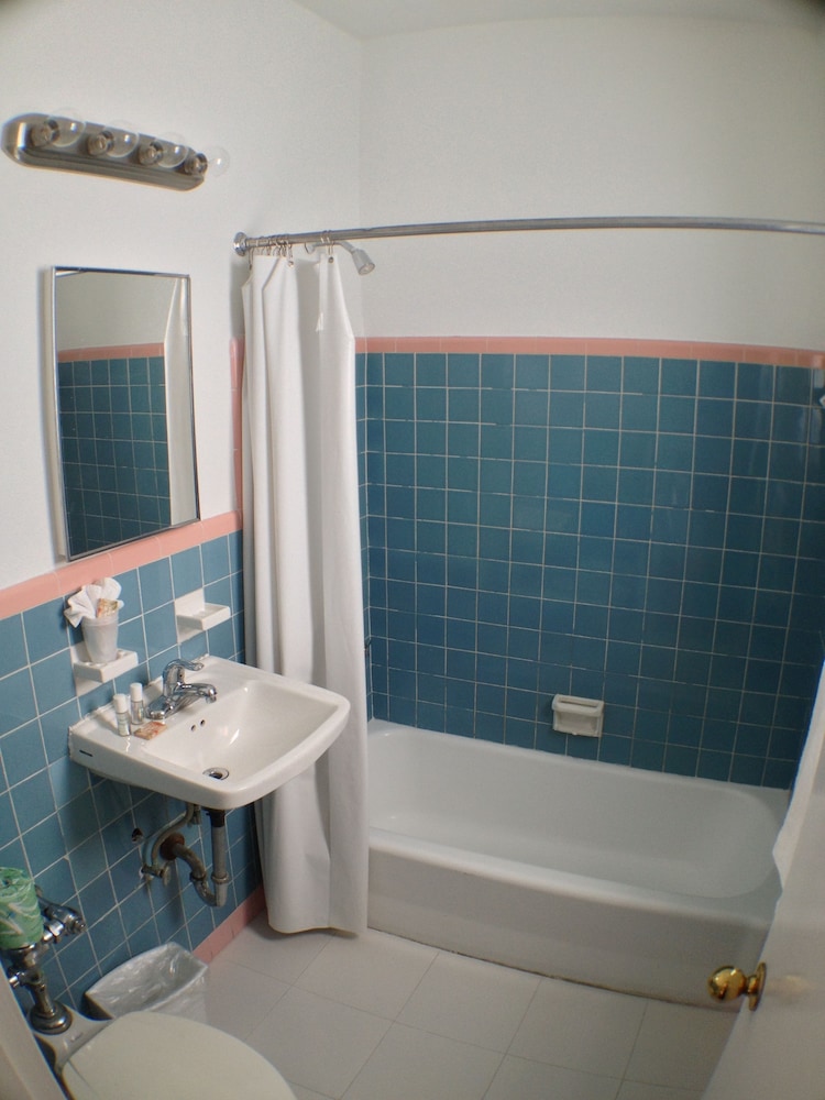 Parisian Hotel - photo 25
