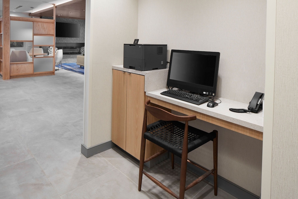 Fairfield Inn & Suites by Marriott Stony Creek - photo 16