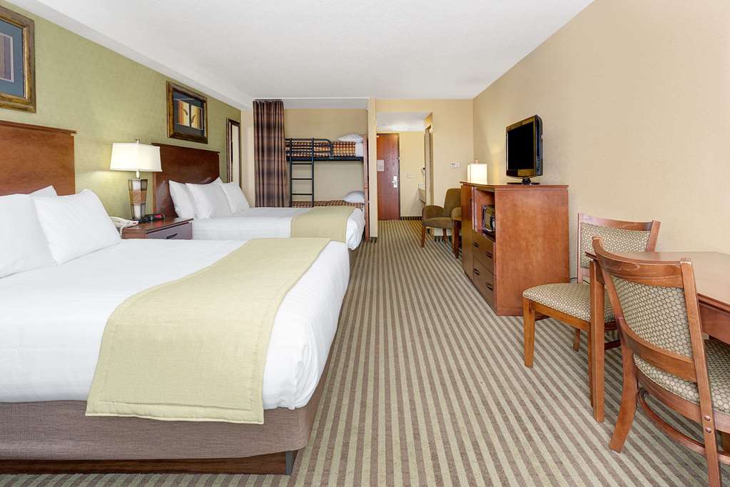 Days Inn by Wyndham Cheyenne - photo 9