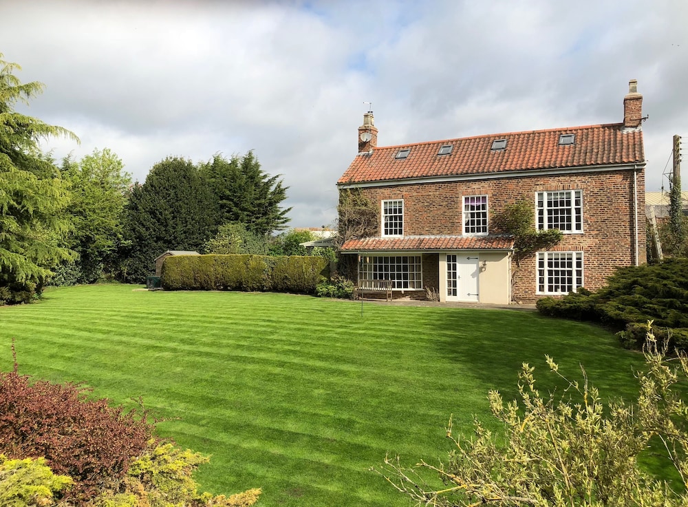 Greenlands Farmhouse — 4-Star Luxury Hotel in York, United Kingdom