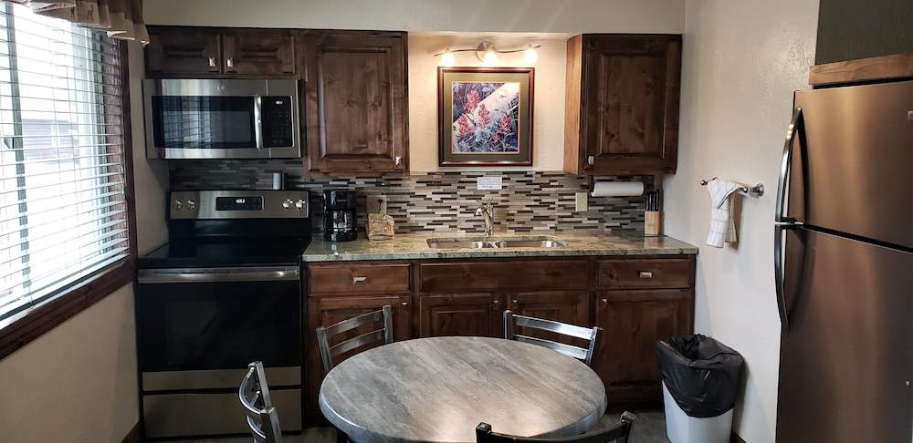 Stagecoach Inn & Suites - photo 21