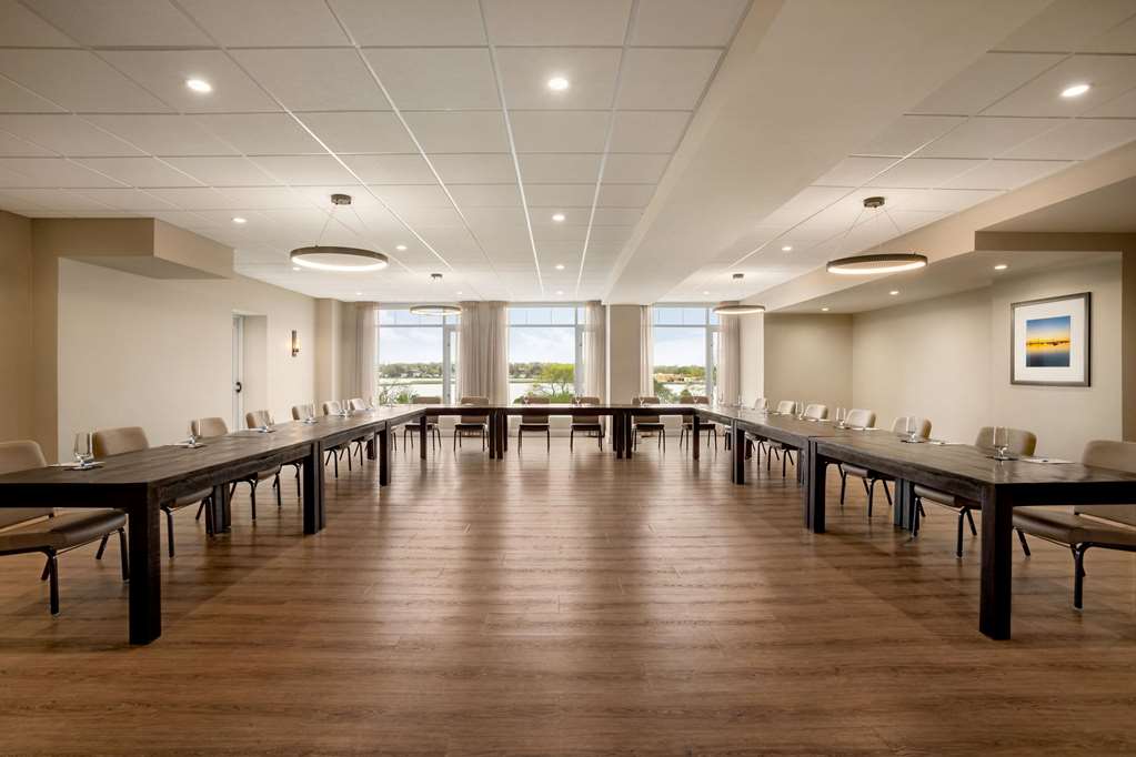Wyndham Newport Hotel - photo 26