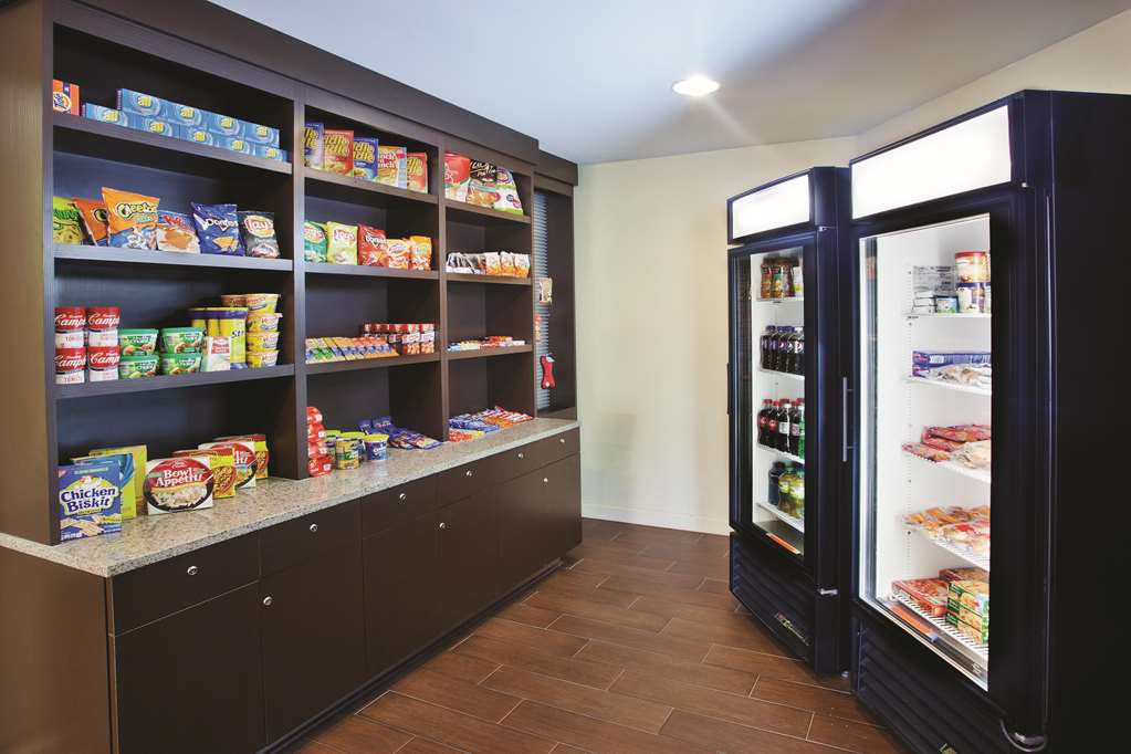 La Quinta Inn & Suites by Wyndham Florence - photo 24