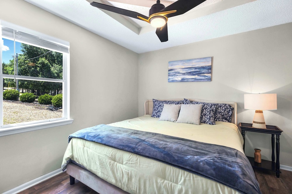 Tequila Sunrise Private Dock - last minute hotel in Osage Beach