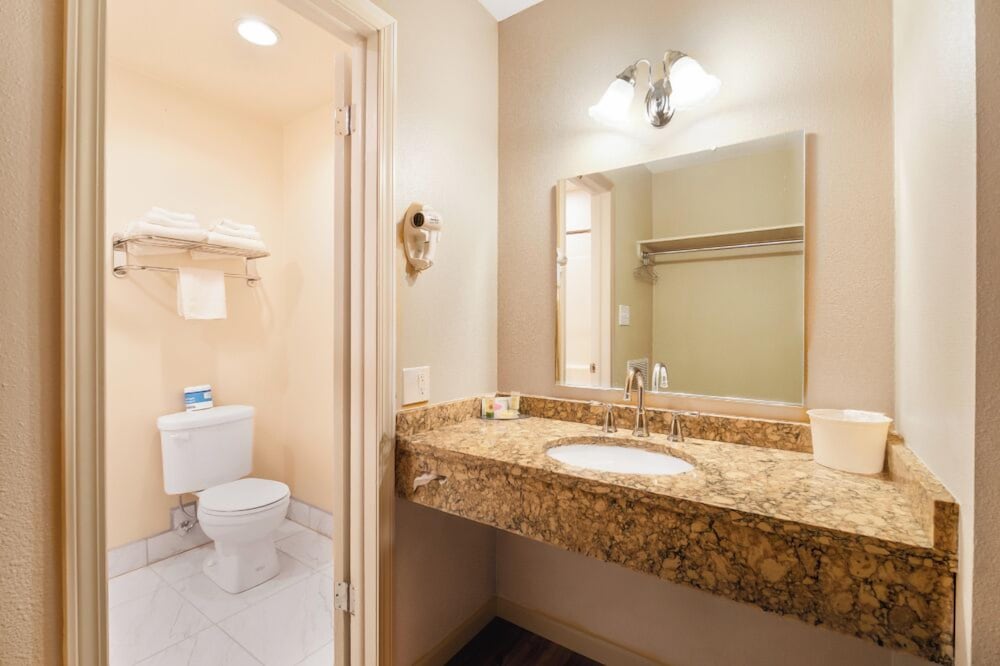 Pullman Garden Inn - photo 9