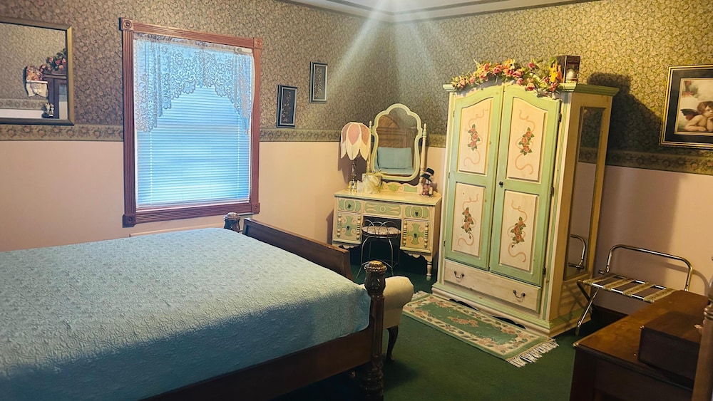 Victorian Inn Superior By Capital O NE - photo 14