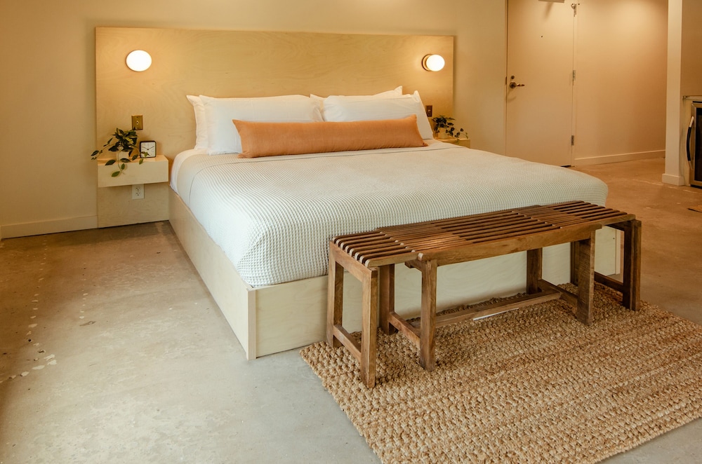 Brut Hotel - photo 7