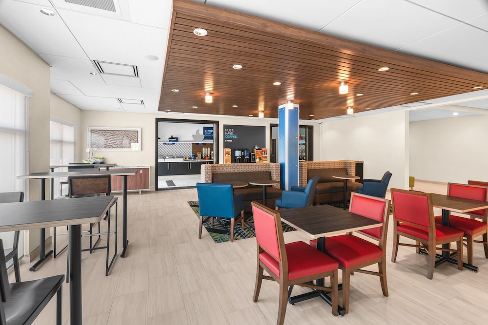 Holiday Inn Express & Suites Suisun City by IHG - photo 33