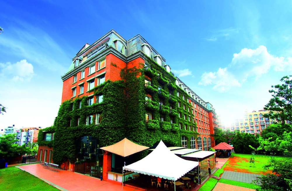 Hotel Royal Orchid Bangalore in Bengaluru, India