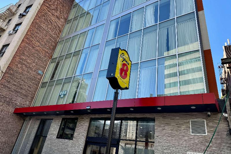 Super 8 by Wyndham Bronx Near Stadium - featured photo