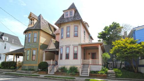 210 Congress Street in Cape May, United States