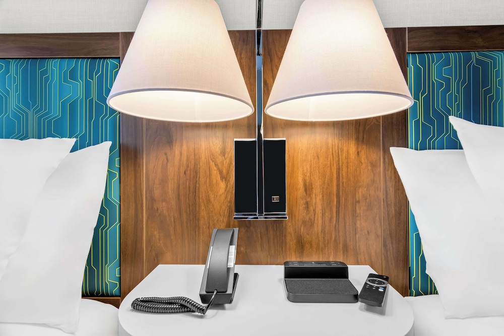 Hampton Inn & Suites by Hilton Chicago Medical District UIC - photo 5