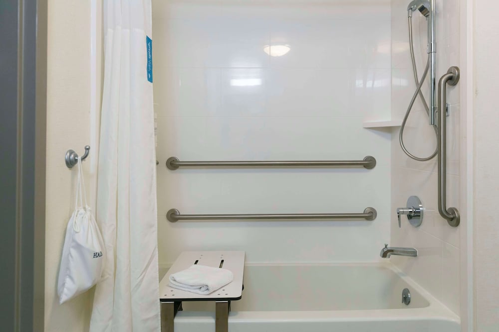 Hampton Inn Scranton at Montage Mountain - photo 18
