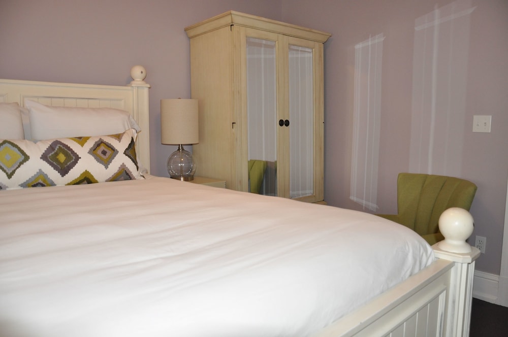 Peter Shields Inn & Restaurant - photo 9