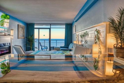 Absolutely Stunning Newly Renovated King Suite with LED Fireplace Landmark Resort 1030 in Myrtle Beach, United States