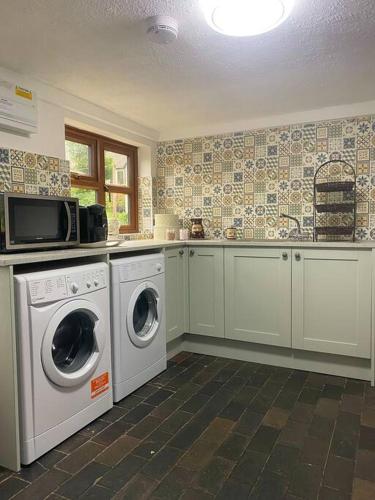 Luxury Village Cottage On Doorstep Of Alton Towers — Alton